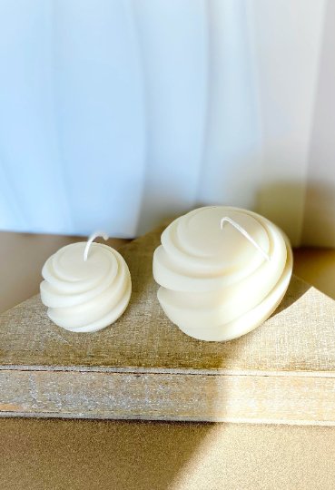 Reflective Swirl Intention Candle – Handcrafted Soy Wax