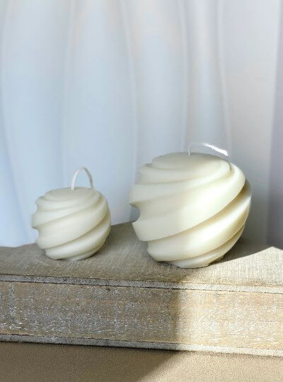 Reflective Swirl Intention Candle – Handcrafted Soy Wax
